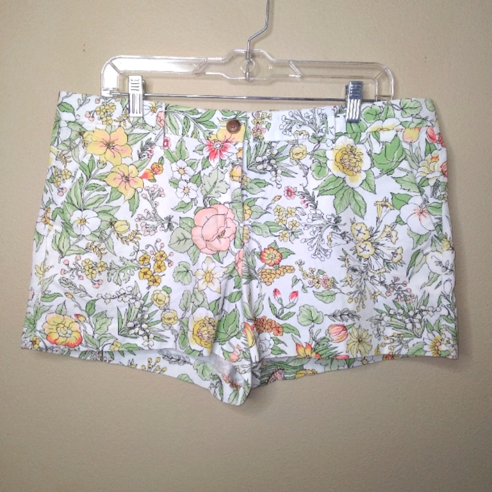 GAP khakis shorts